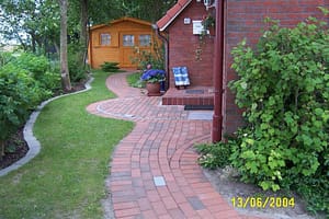 Meisterbetrieb Dirk Frerichmann Garten- & Landschaftsbau Drensteinfurt Hofeinfahrt Gartenweg gepflastert